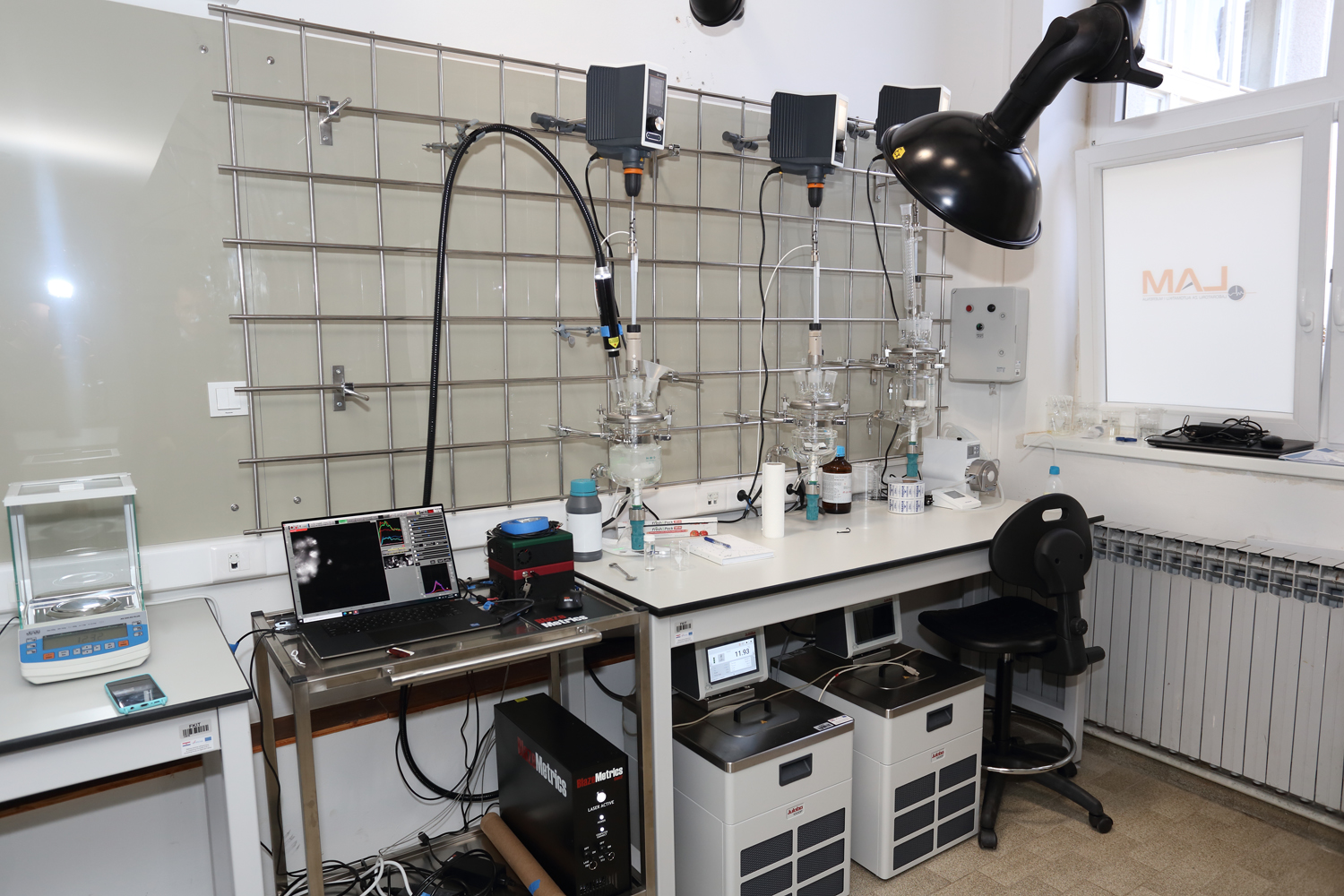 Crystallization laboratory set-up and Blaze device installation